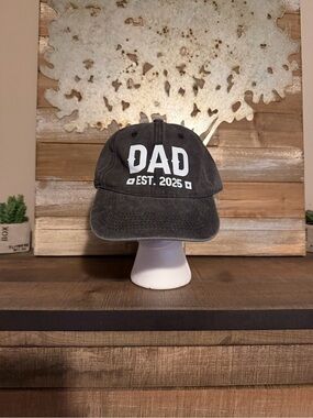 DAD EST. 2025 Grey Baseball Cap NEW